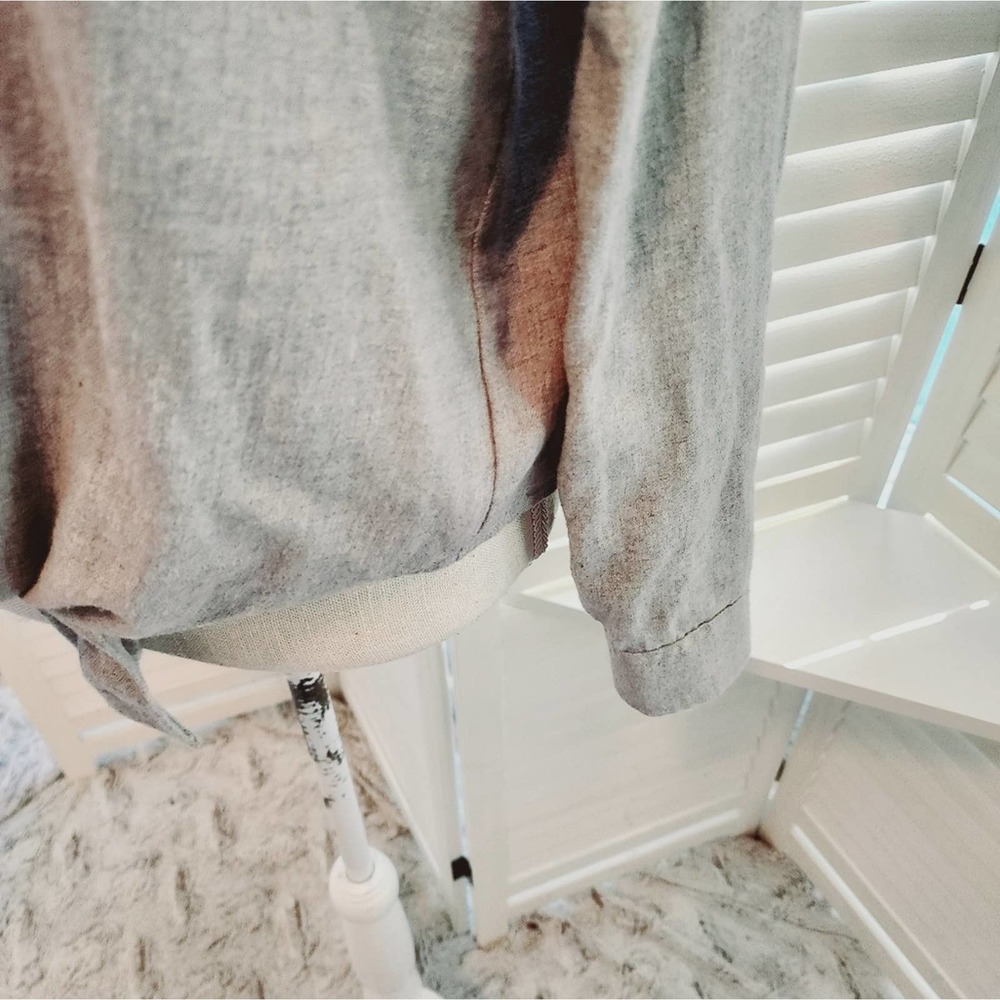 Madewell Gray Large Soft Button Down - image 5